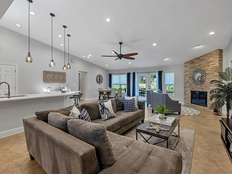 113 Harbor View Ln — Photo 5