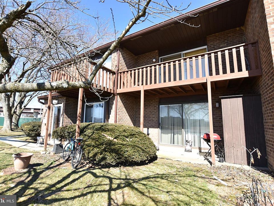 2nd image of 4110 Golf View Dr