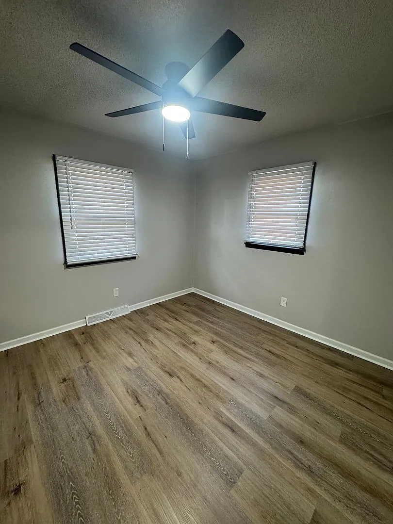 2812 Mulberry Rd — Photo 2