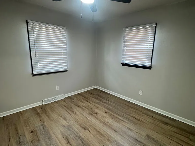 2812 Mulberry Rd — Photo 2