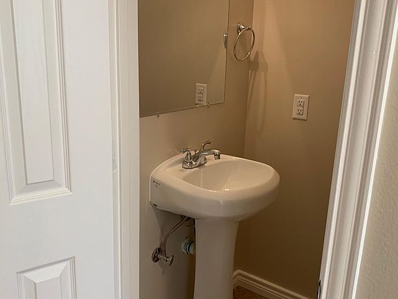 4th image of 448 Mount Pleasant St #B