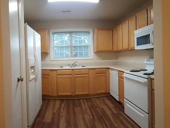 3rd image of 503 Glenlea Ln