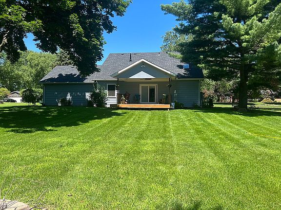2nd image of 2904 Woodmere Ln