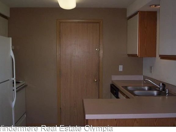 3rd image of 4414 Quail Dr SE