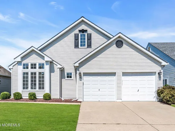 8 Grosunor Court, Jackson, NJ 08527