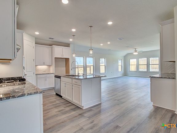 4th image of 1636 Seekat Dr