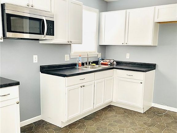 2nd image of 2381 Homewood Dr
