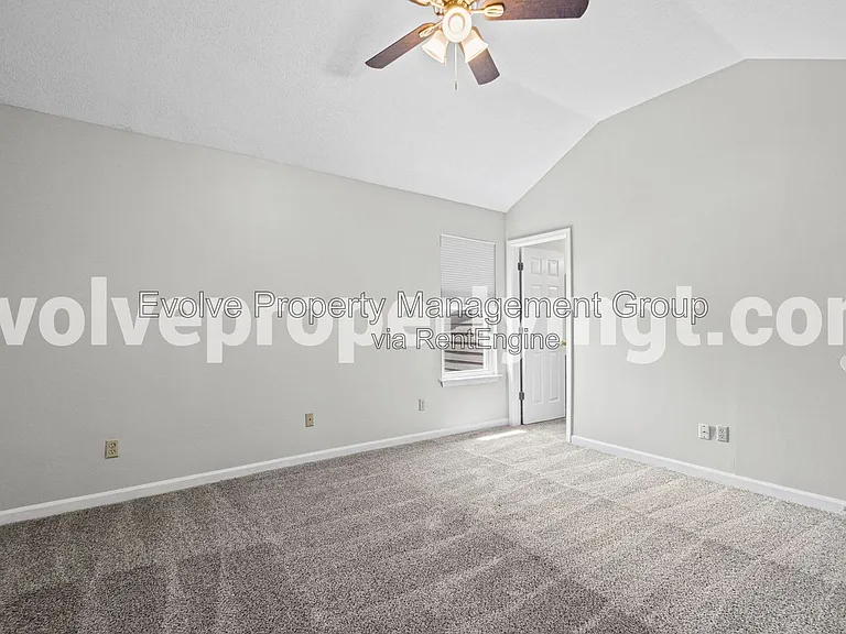 8363 Creek Front Dr — Photo 14
