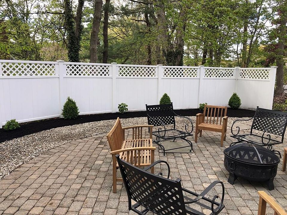 2nd image of 9 Colonial Rd