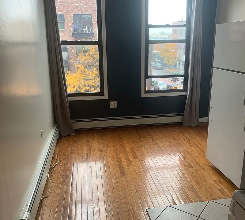 1st image of 584 Lafayette Ave APT 3