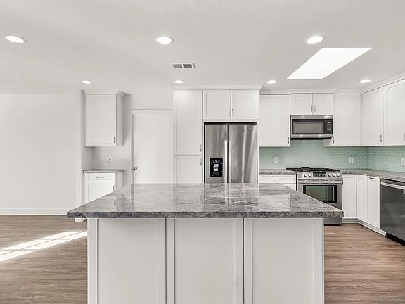 3rd image of 8645 Via Del Luz