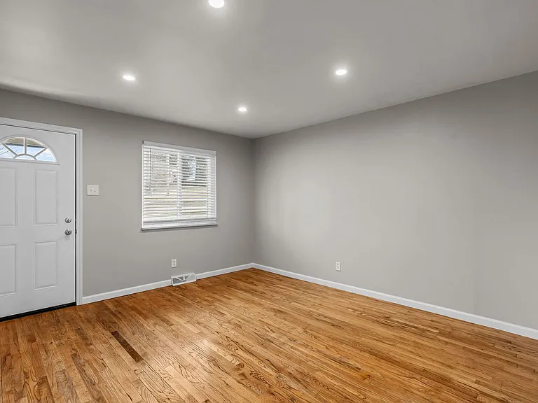945 Ohlman Ave — Photo 17