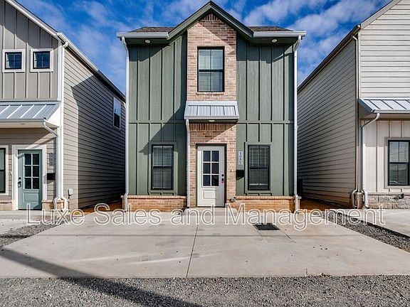 3rd image of 606 W 2nd St #110