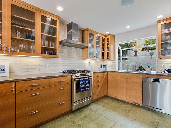 2nd image of 335 Beach Dr