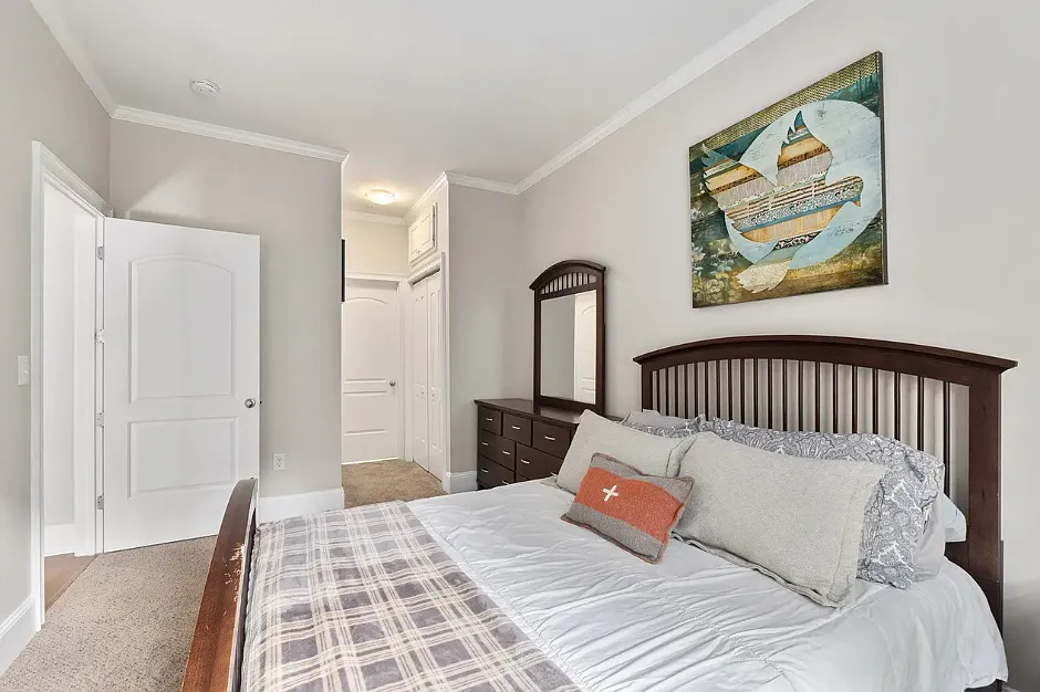 1055 Piedmont Ave NE #205