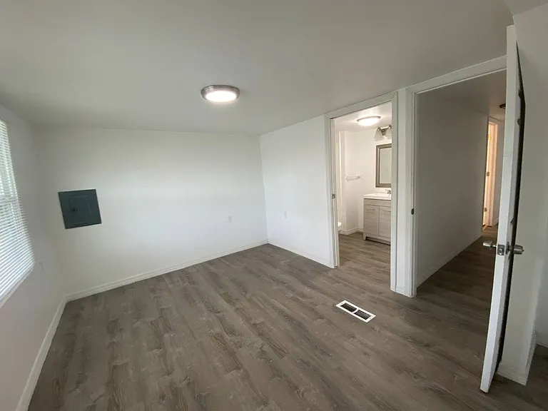 12 Shoreland Dr — Photo 6
