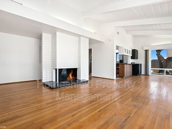 5th image of 1647 Chatsworth Blvd