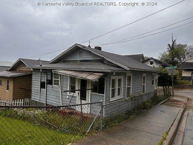 2nd image of 920 Hendrix Ave