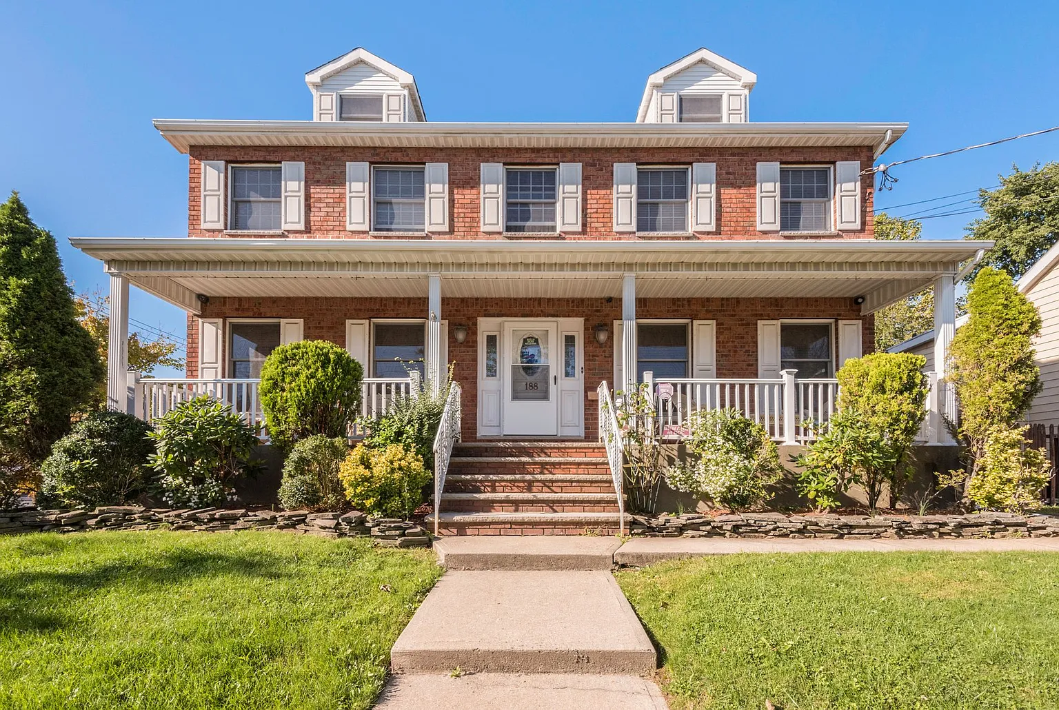 188 Lee Ave photo 1