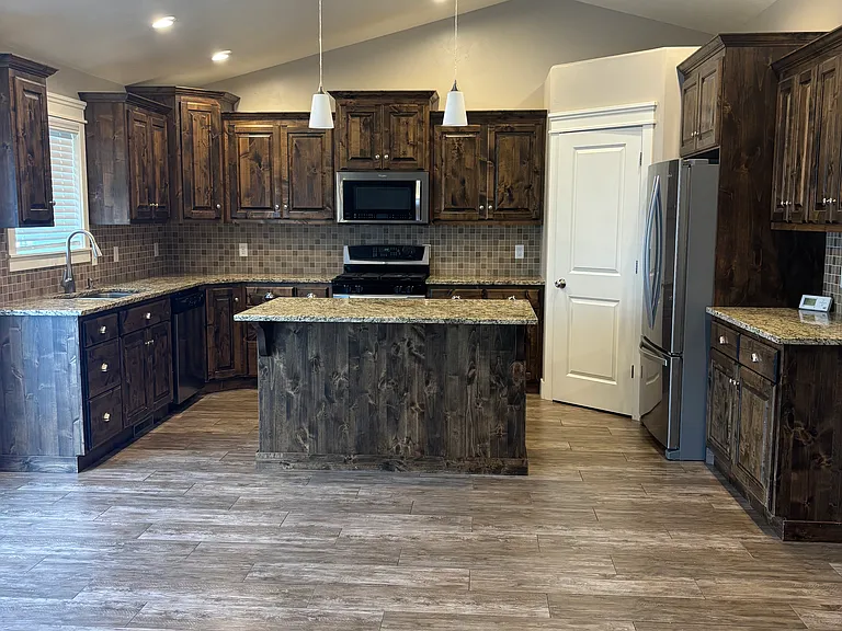 324 N 3823 E — Photo 2