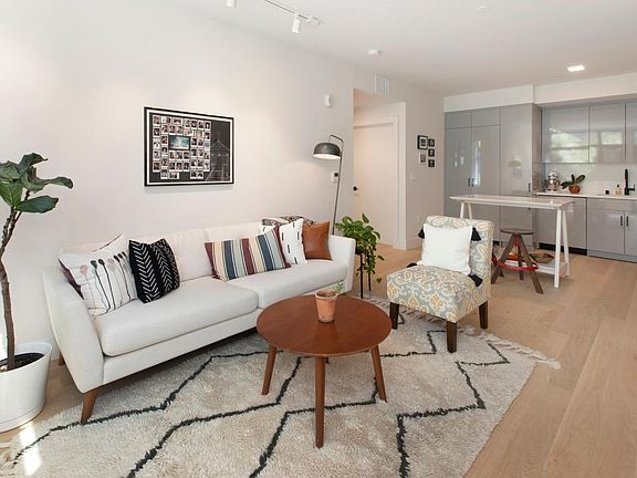 2nd image of 901 Tennessee St #108