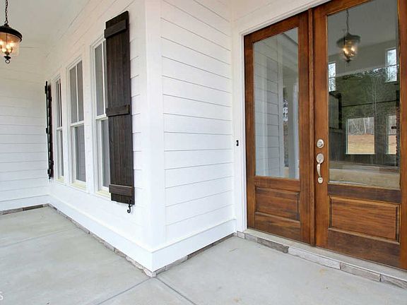3rd image of 535 Woodward Dr