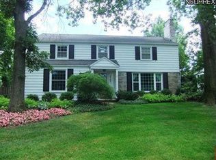 2703 Rochester Rd, Shaker Heights, OH 44122