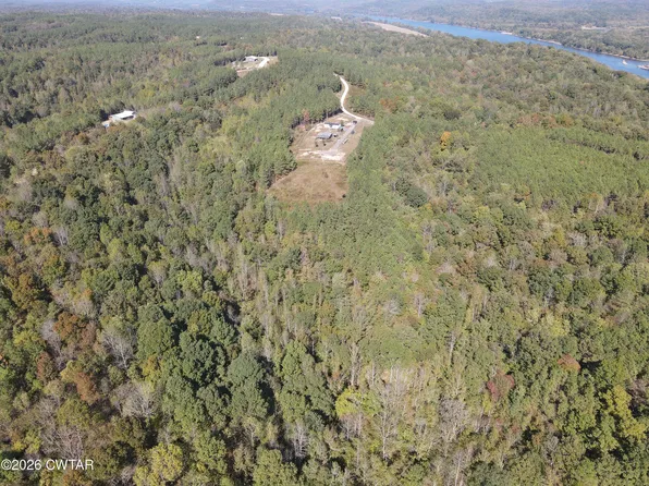 202 Wandering Way, Parsons, TN 38363