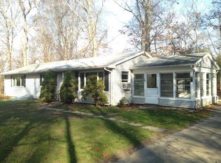 16 Dogwood Ave, Sag Harbor, NY 11963