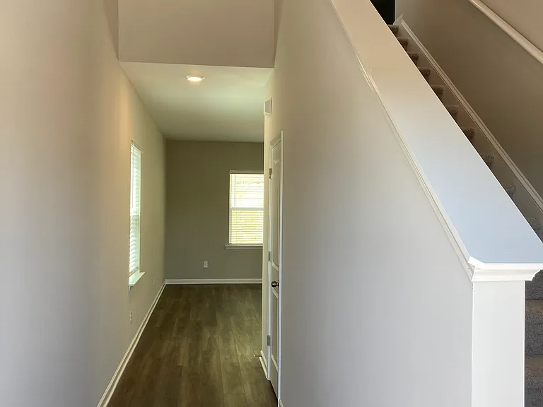 2068 Nuthatch Dr — Photo 18