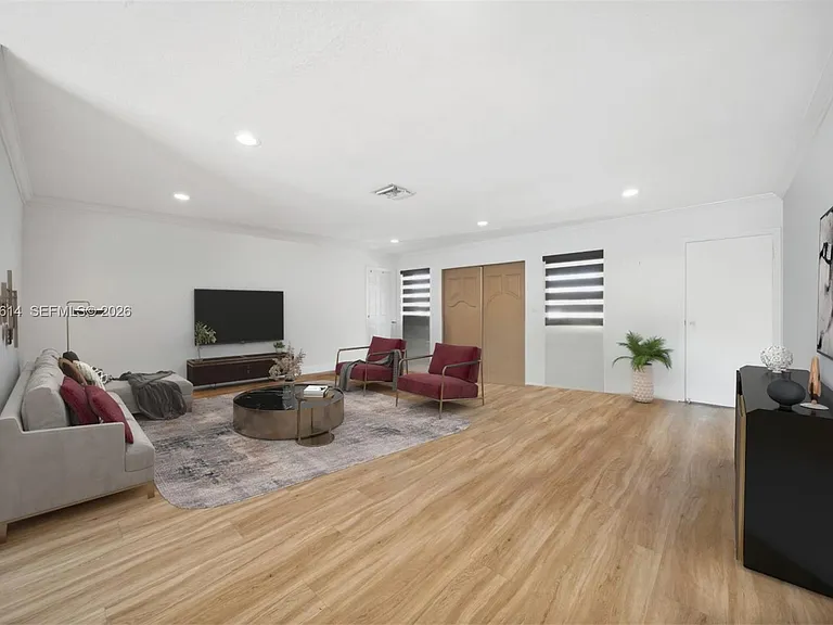 9650 NW 24th St — Photo 3