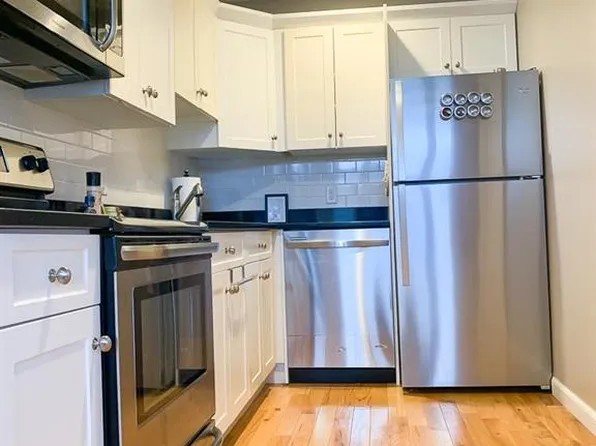 473 Pavonia Avenue image 5 of 7