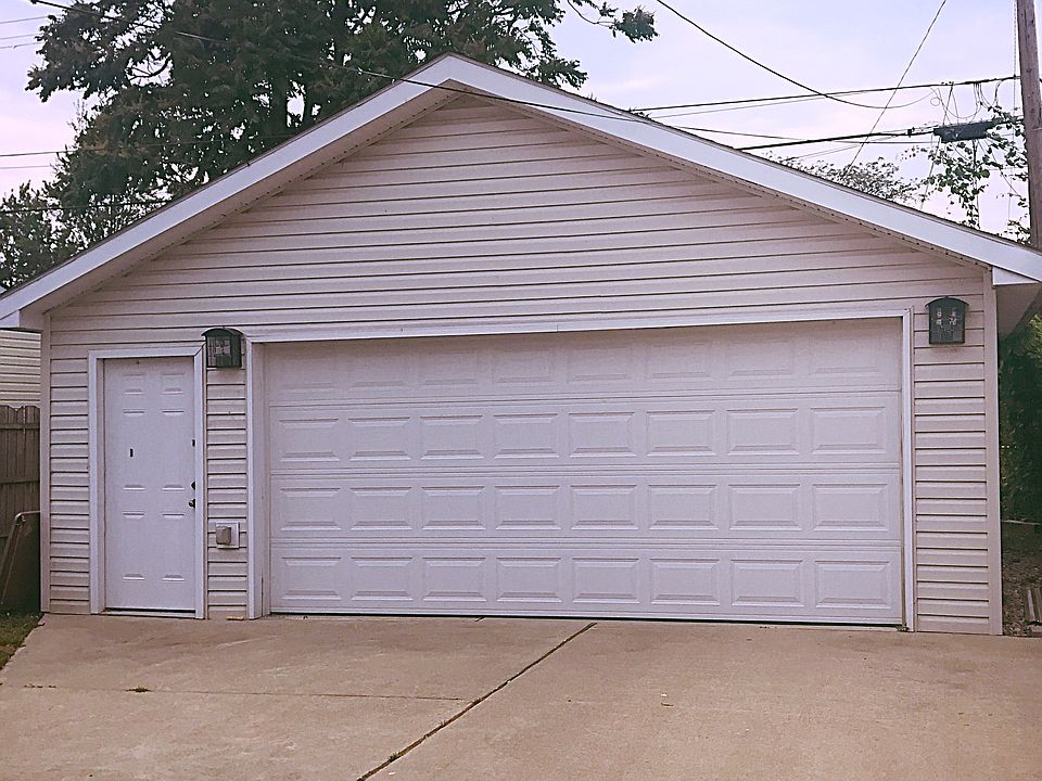 2.5 car garage