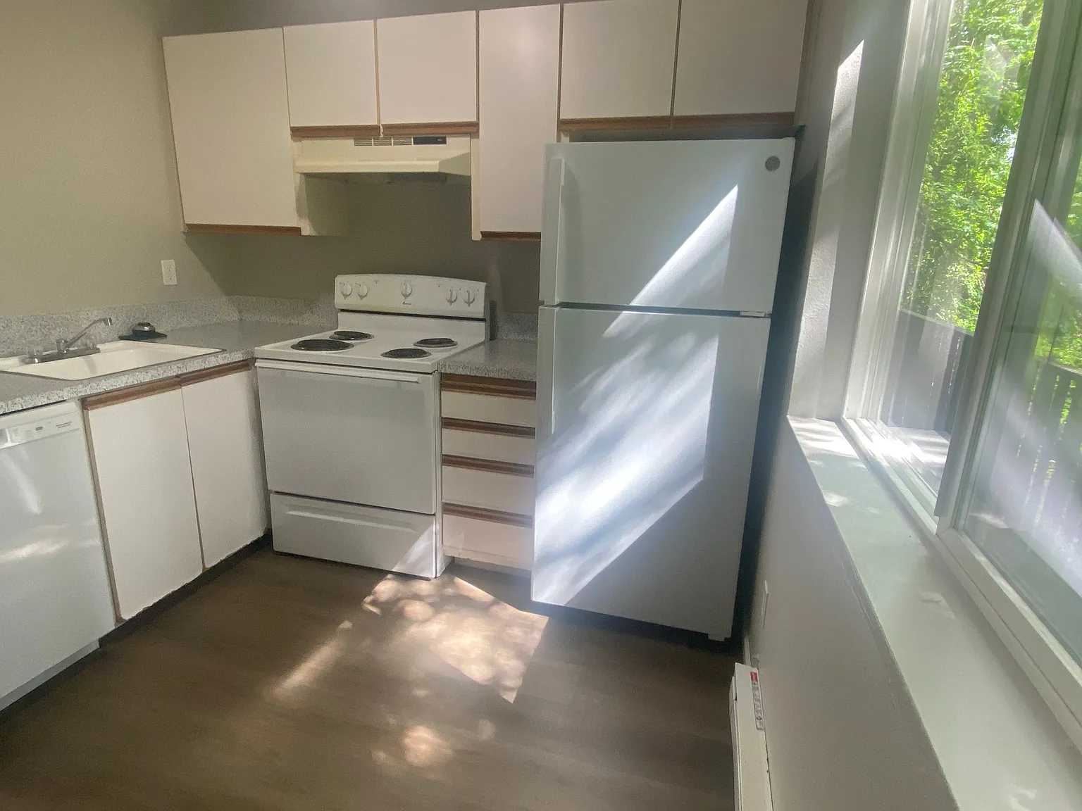 2 bed, 825 sqft, $1,595 — Photo 4