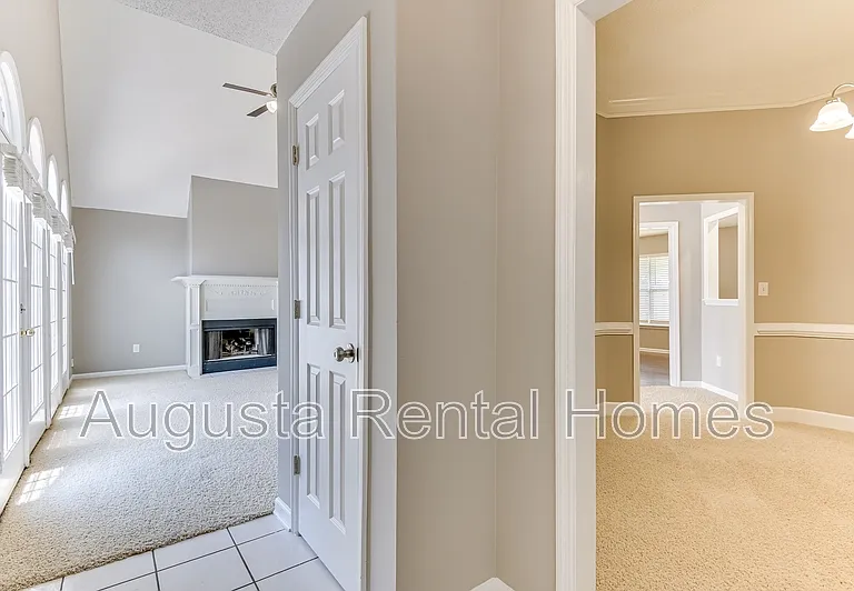 208 Stonington Dr — Photo 9