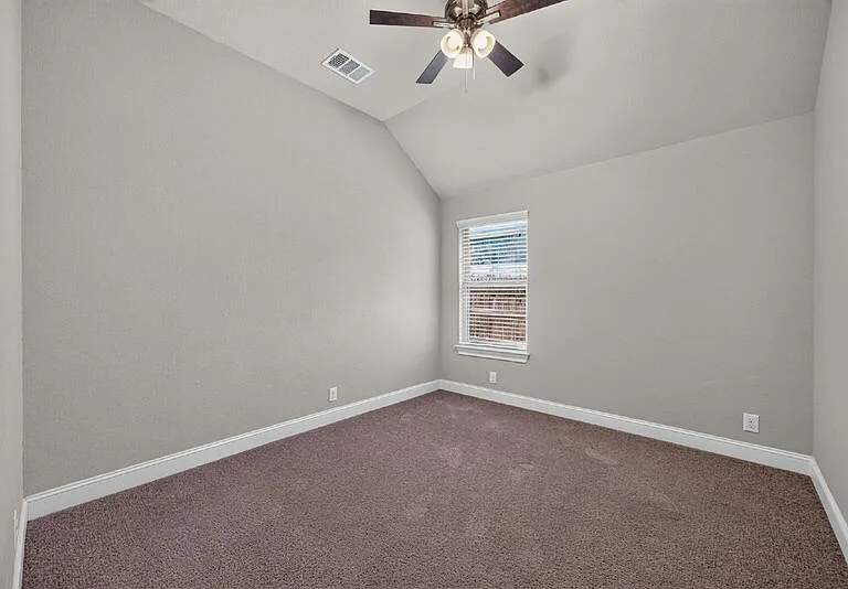 9010 Gate Run — Photo 31