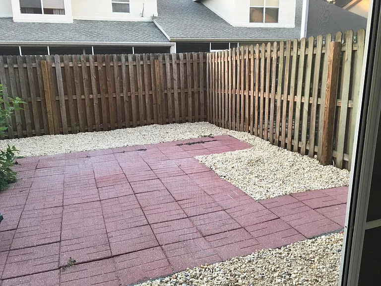 2556 W Brook Ln — Photo 14
