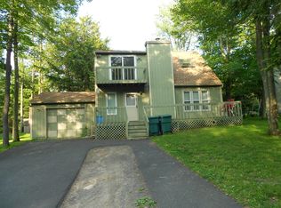 3055 Briarwood Dr, Tobyhanna, PA 18466