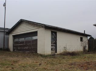 329 Rockdale Rd, Follansbee, WV 26037