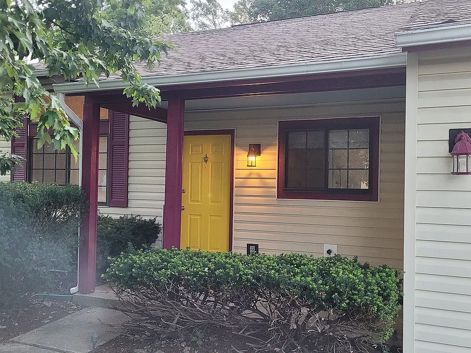 1st image of 640 Woods Crossing Dr
