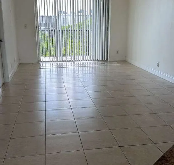 8750 N Sherman Cir #507 — Photo 4