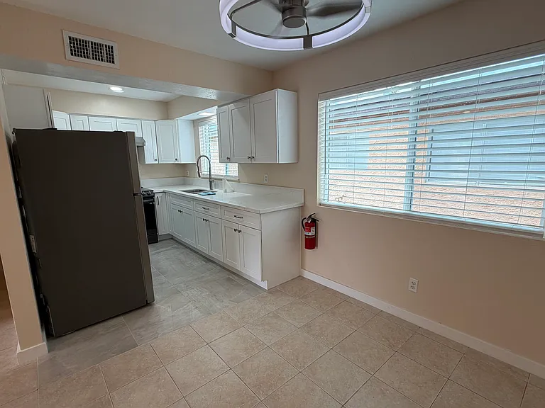 1390 W Galveston St #3 — Photo 10