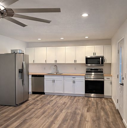 3rd image of 217 Claire St APT 3A