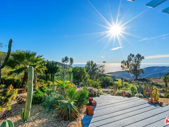 9402 Houston Rd, Malibu, CA 90265