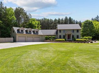 4042 Pine Ln, Green Bay, WI 54313