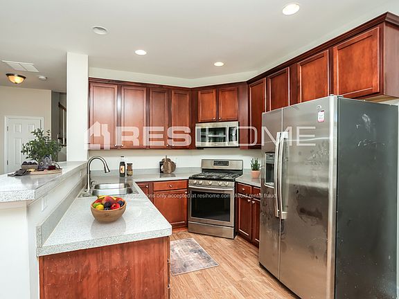 2nd image of 658 Briarhurst Ct