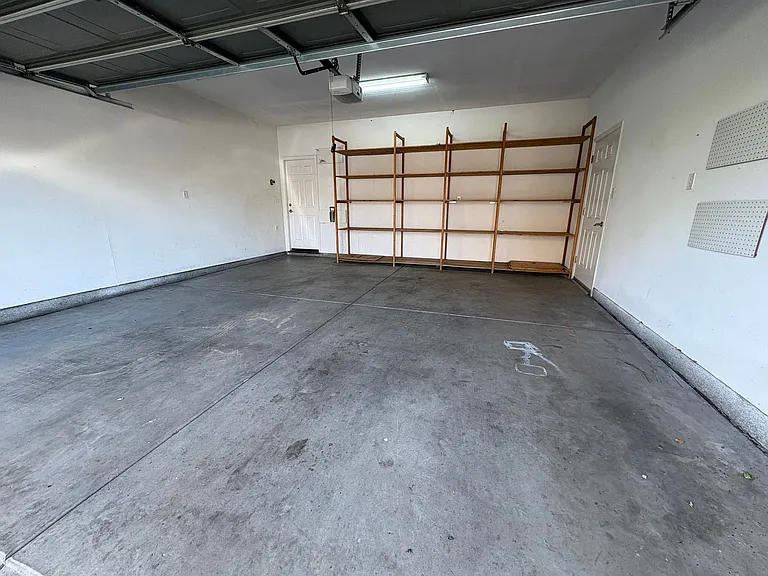 3310 N Tilden Ct — Photo 3