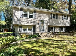 46 Richardson Hill Rd, Griswold, CT 06351