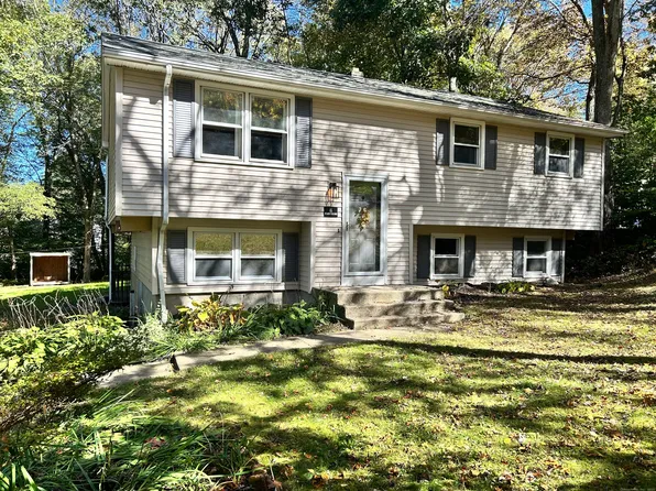 46 Richardson Hill Road, Griswold, CT 06351