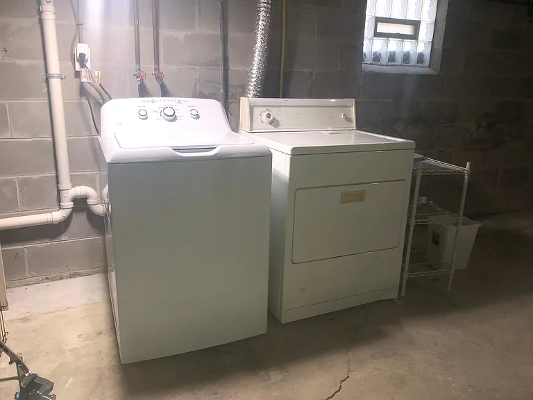 Washer/Dryer in basement